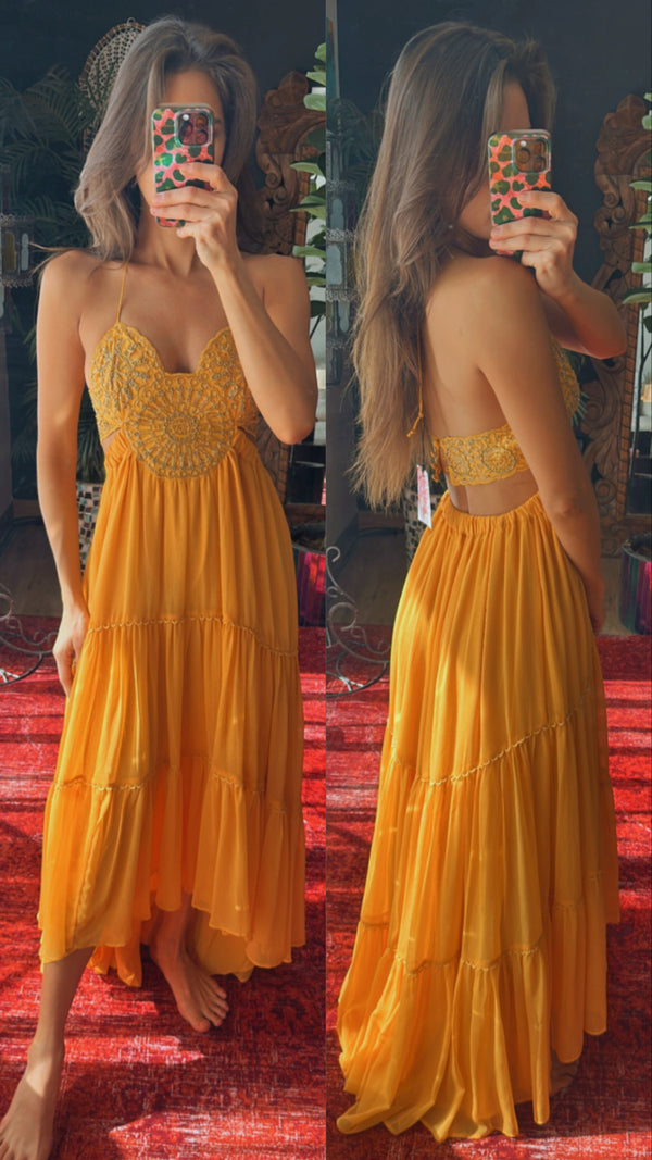 Vestido bordado amarillo