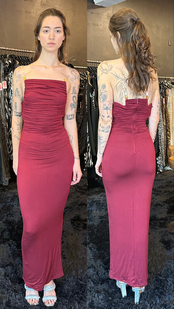 Vestido con aplicación metálica