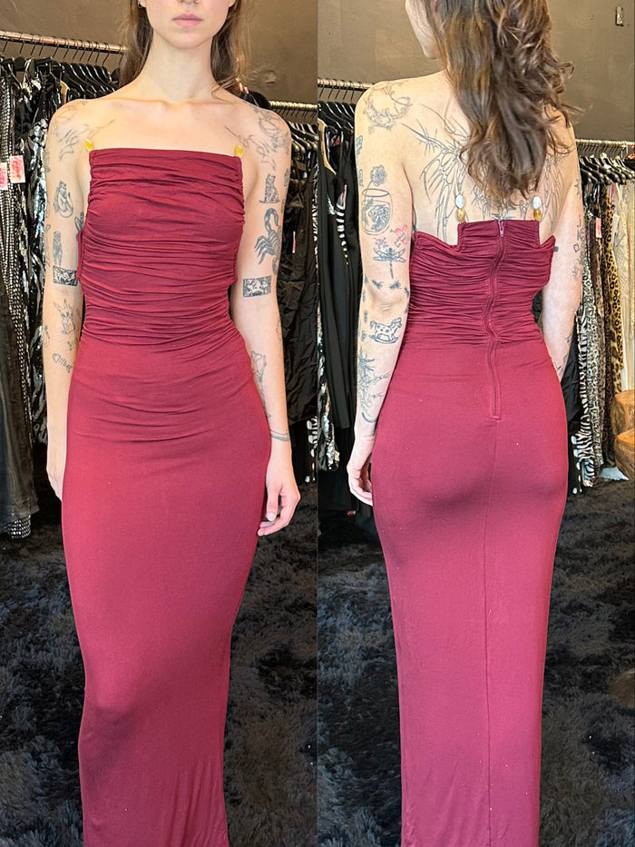 Vestido con aplicación metálica
