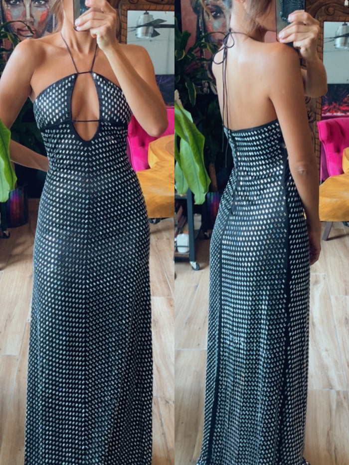 Vestido negro con piedras halter