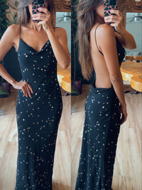 Vestido negro con aplicaciones