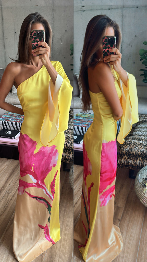 Vestido una manga amarillo estampado