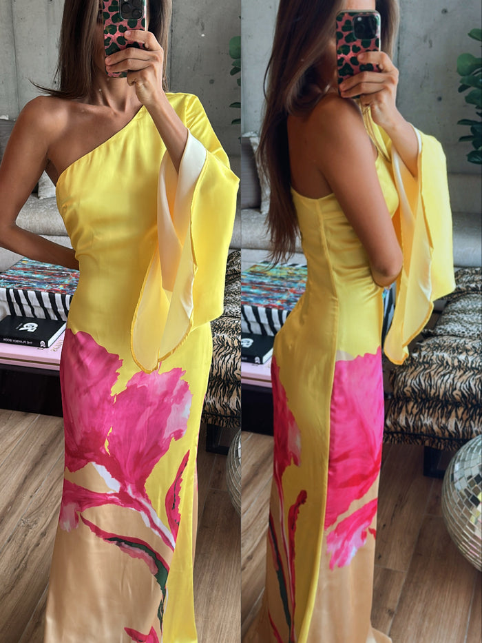 Vestido una manga amarillo estampado
