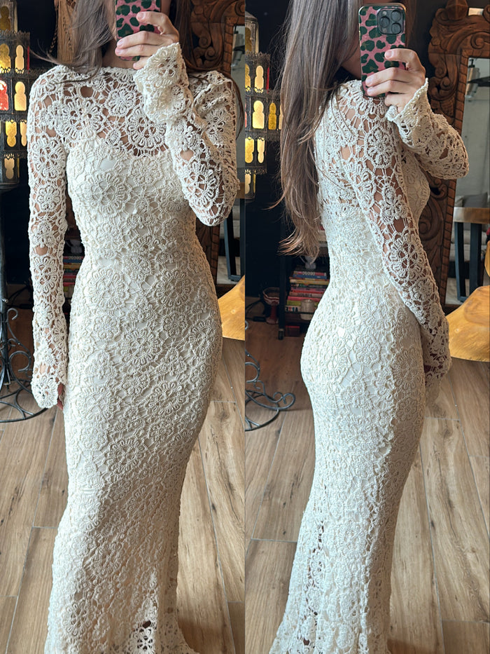 Vestido manga larga crochet beige