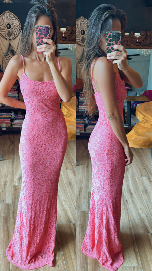 Vestido encaje coral