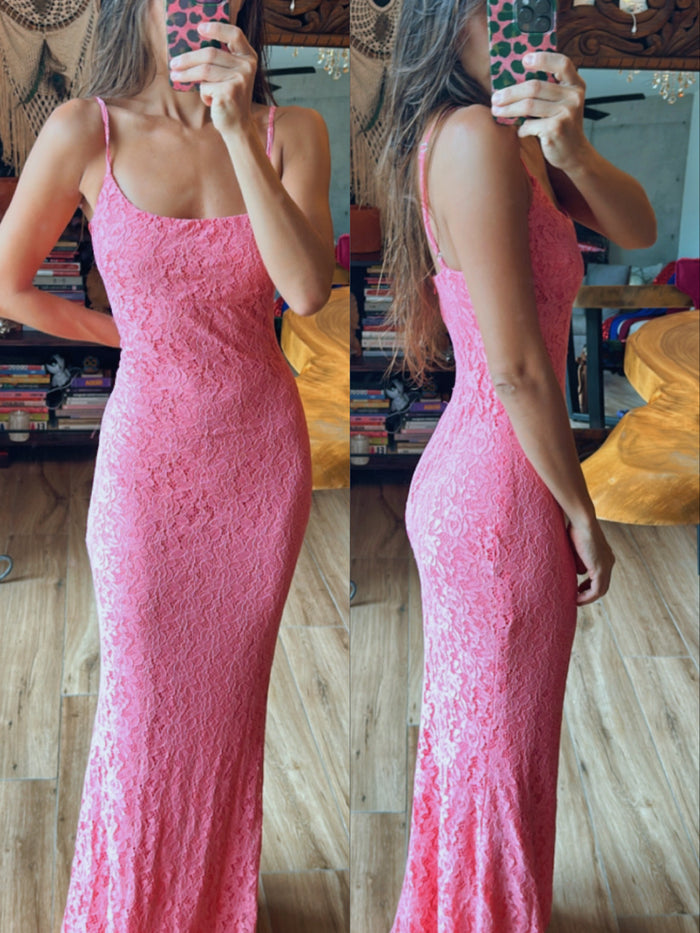 Vestido encaje coral