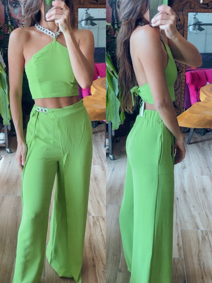 Pantalon y top verde