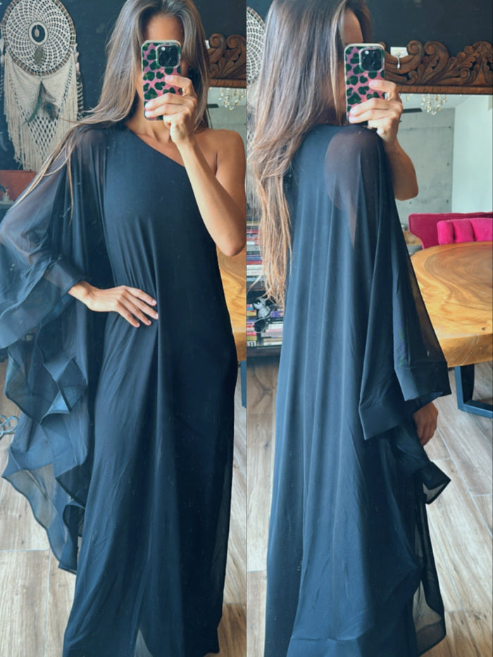 Jumpsuit negro con capa