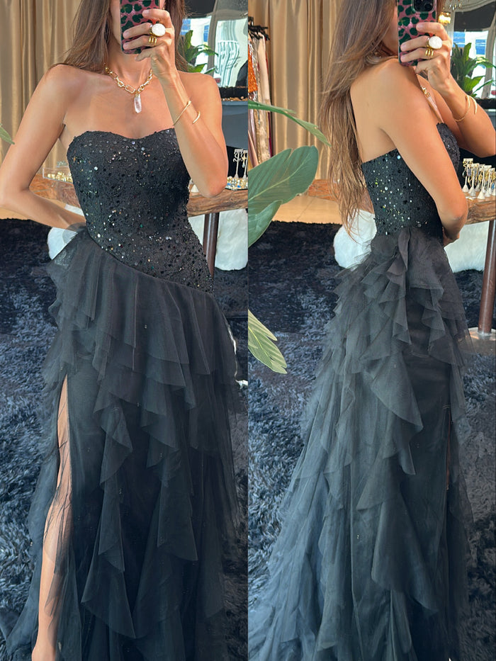 Vestido negro Olanes Tul