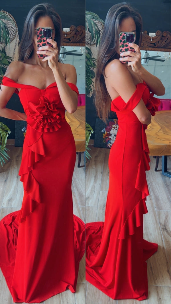 Vestido off-shoulder con flor rojo