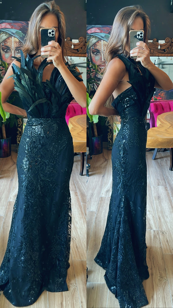Vestido sirena con plumas negro